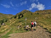 13 Saliamo dal sent. 109 a dx per i Laghi di Ponteranica, rientreremo poi dal sent. 109A a sx 